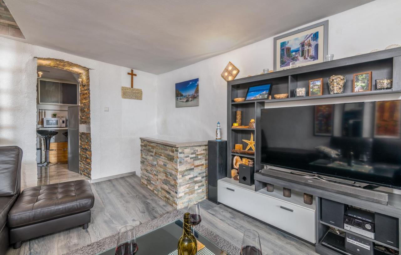 Stone House Knez Apartment Vrbnik Exterior foto