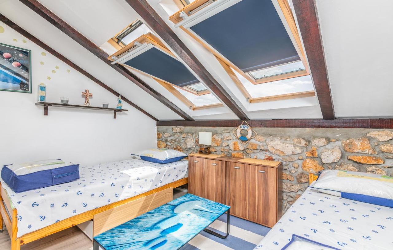 Stone House Knez Apartment Vrbnik Exterior foto